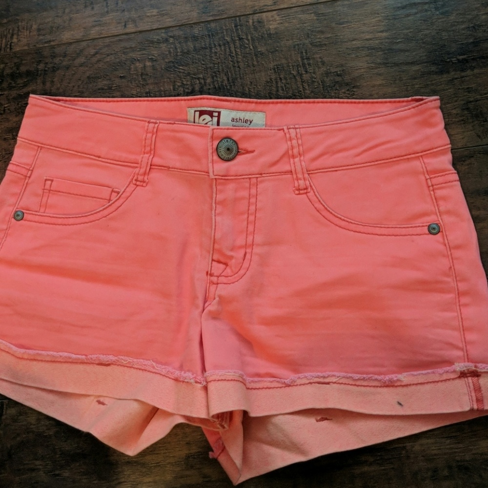 Lei coral jean shorts